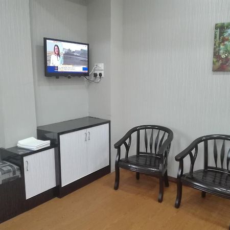 Bintang Square Hotel Кубанг Кериан Экстерьер фото